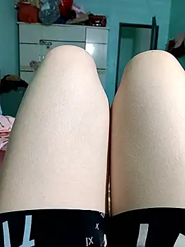 Snapshot of lylinhjim chatting on 01-19-26, 01:37 lylinhjim online show from 01-19-26, 01:37