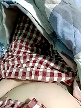 Snapshot of lylinhjim chatting on 02-03-26, 01:26 lylinhjim online show from 02-03-26, 01:26