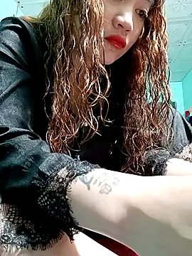 Snapshot of lylinhjim chatting on 02-08-26, 02:37 lylinhjim online show from 02-08-26, 02:37