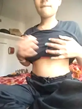 Snapshot of knightqueen12 chatting on 02-06-26, 04:39 knightqueen12 online show from 02-06-26, 04:39