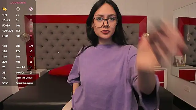 Snapshot of NiccolleHall chatting on 02-10-26, 01:15 NiccolleHall online show from 02-10-26, 01:15