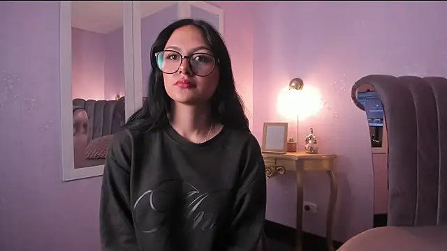 Snapshot of NiccolleHall chatting on 02-24-26, 01:31 NiccolleHall online show from 02-24-26, 01:31