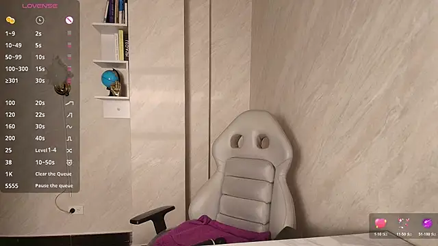 Snapshot of NiccolleHall chatting on 03-02-26, 01:40 NiccolleHall online show from 03-02-26, 01:40