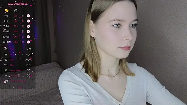 Snapshot of vickky_shy chatting on 01-15-26, 02:21 vickky shy online show from 01-15-26, 02:21