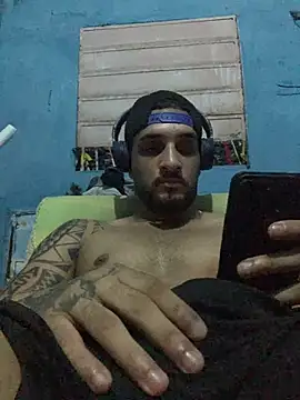 Snapshot of Wicy23 chatting on 06-21-26, 04:04 Wicy23 online show from 06-21-26, 04:04