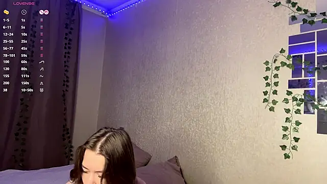 Snapshot of elsadaedra chatting on 04-29-26, 04:22 elsadaedra online show from 04-29-26, 04:22