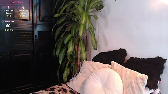 Snapshot of Mia_Volkova_ chatting on 05-25-26, 02:56 Mia Volkova online show from 05-25-26, 02:56