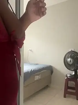 Snapshot of CacauShow01 chatting on 02-20-26, 12:05 CacauShow01 online show from 02-20-26, 12:05