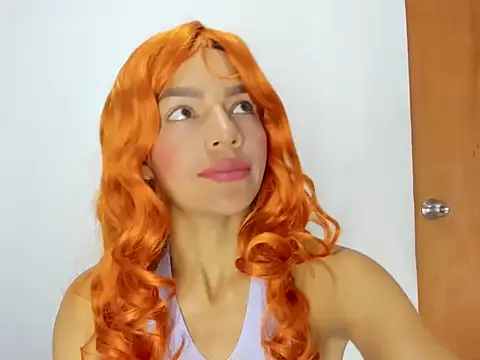 Snapshot of esperanzagomez chatting on 01-15-26, 02:43 esperanzagomez online show from 01-15-26, 02:43