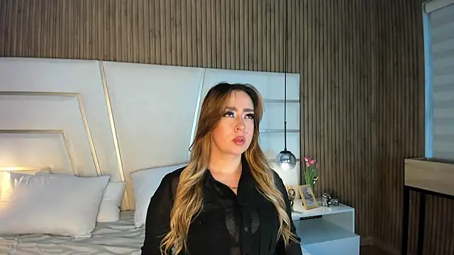 Xara Shadow online show from 04-17-26, 10:57