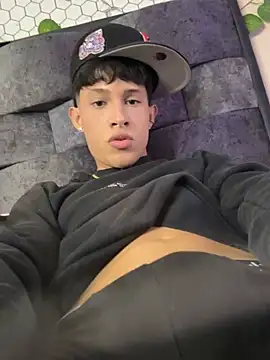 Adam hottie online show from 02-11-26, 01:32