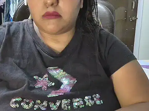 Snapshot of GaggingGirl_ chatting on 06-19-26, 07:06 GaggingGirl online show from 06-19-26, 07:06