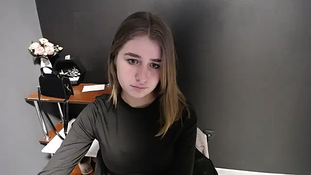 Sunny siren online show from 03-11-26, 02:01