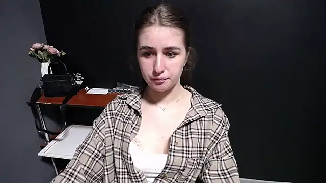 Sunny siren online show from 03-18-26, 02:09