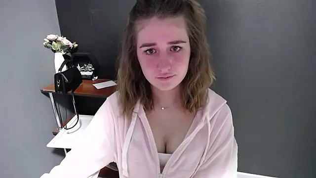 Sunny siren online show from 03-25-26, 02:01