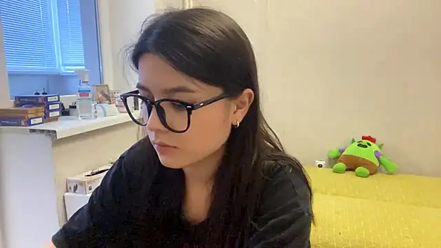 Snapshot of SaintMari chatting on 06-21-26, 02:30 SaintMari online show from 06-21-26, 02:30