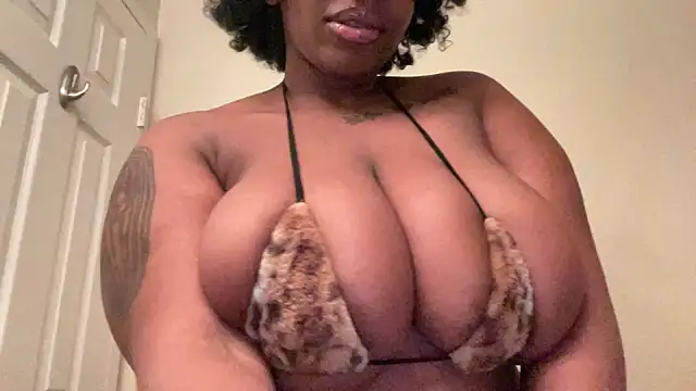 Snapshot of mayluvsu chatting on 03-13-26, 08:21 mayluvsu online show from 03-13-26, 08:21