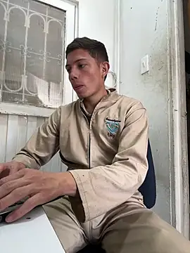 santiObrero online show from 04-21-26, 04:01