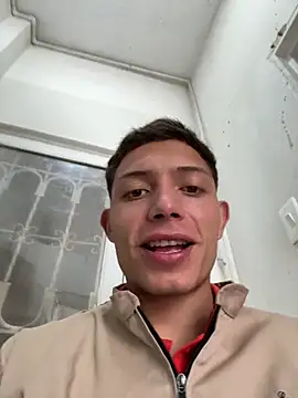 santiObrero online show from 06-05-26, 03:07