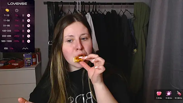 Snapshot of secretvic chatting on 02-05-26, 09:41 secretvic online show from 02-05-26, 09:41