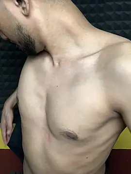 Snapshot of SexoMr001 chatting on 07-18-26, 10:13 SexoMr001 online show from 07-18-26, 10:13