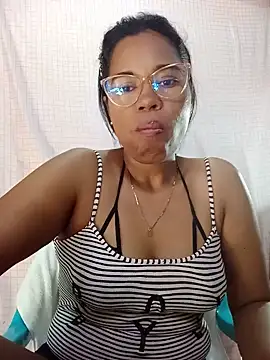 Snapshot of Yandris_1212 chatting on 07-17-26, 01:51 Yandris 1212 online show from 07-17-26, 01:51