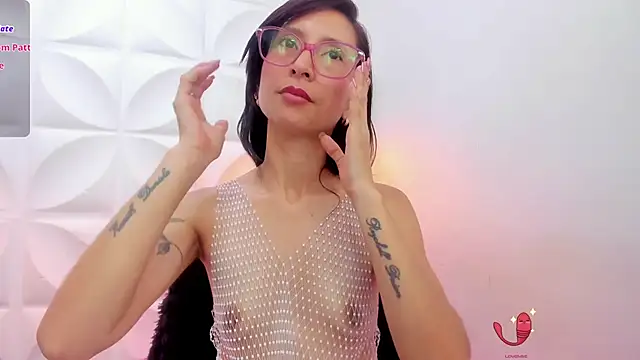 Snapshot of zaira_skinny chatting on 04-26-26, 03:53 zaira skinny online show from 04-26-26, 03:53