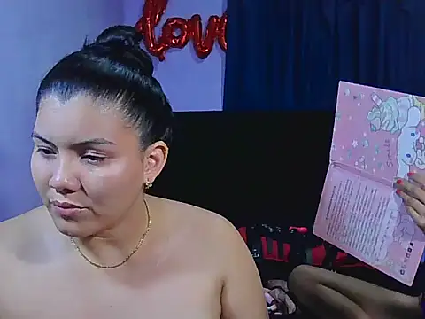 Helena-Paola online show from 04-15-26, 01:12