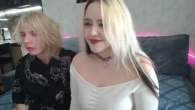 Snapshot of fray_and_lilla chatting on 03-17-26, 08:28 fray and lilla online show from 03-17-26, 08:28