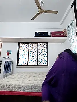 Hot-Tinaa online show from 04-08-26, 03:17