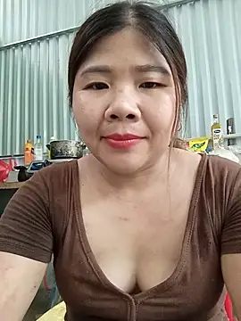 Snapshot of Lioe_koei chatting on 06-25-26, 05:45 Lioe koei online show from 06-25-26, 05:45
