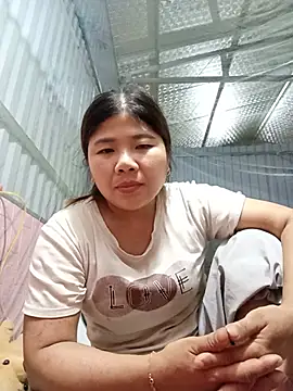Snapshot of Lioe_koei chatting on 06-27-26, 04:45 Lioe koei online show from 06-27-26, 04:45