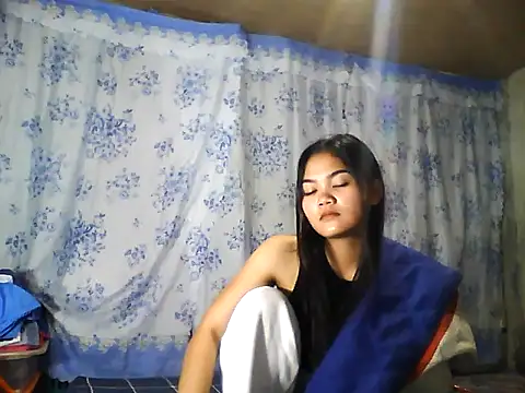 PinaySkinnyJust18 online show from 03-26-26, 10:04