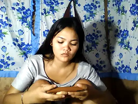 PinaySkinnyJust18 online show from 04-10-26, 10:58