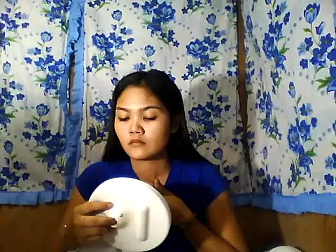 PinaySkinnyJust18 online show from 04-16-26, 10:01