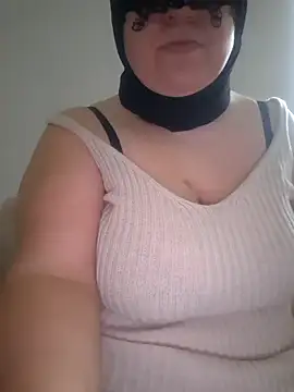 Snapshot of delikizinbiri chatting on 02-11-26, 09:20 delikizinbiri online show from 02-11-26, 09:20