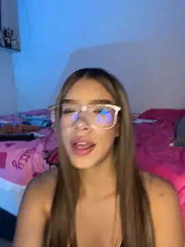 BellaMoon  online show from 04-16-26, 07:36