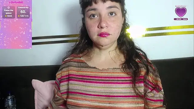 Snapshot of AlenaVolt_x chatting on 02-15-26, 02:52 AlenaVolt x online show from 02-15-26, 02:52