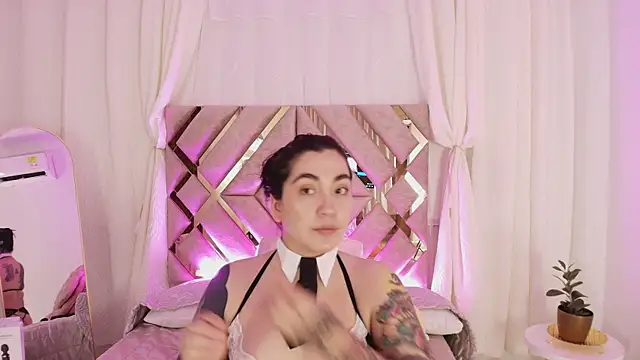 KathiaJenner online show from 04-20-26, 11:24