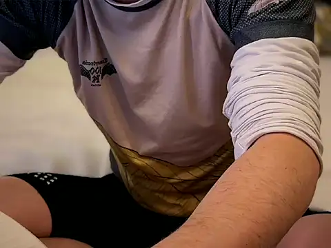 Snapshot of AfterTheRun chatting on 02-14-26, 08:27 AfterTheRun online show from 02-14-26, 08:27