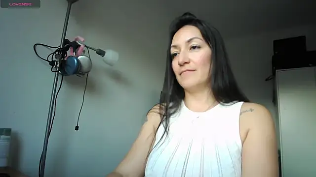 Yulian Milf online show from 03-18-26, 05:27