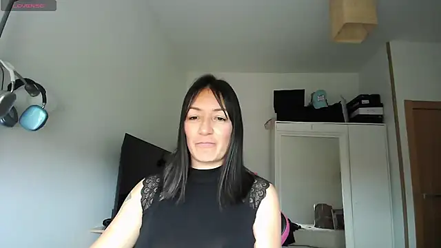 Snapshot of Yulian_Milf chatting on 05-02-26, 11:26 Yulian Milf online show from 05-02-26, 11:26
