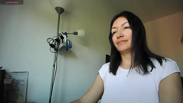 Snapshot of Yulian_Milf chatting on 05-28-26, 09:17 Yulian Milf online show from 05-28-26, 09:17