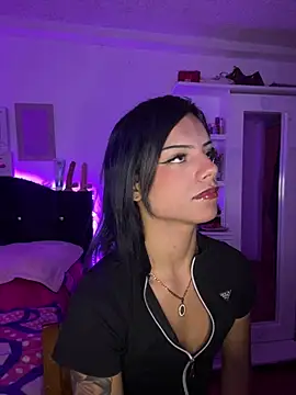 Snapshot of andyy_x chatting on 07-02-26, 08:04 andyy x online show from 07-02-26, 08:04