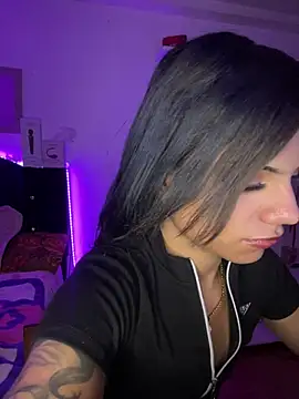 Snapshot of andyy_x chatting on 07-15-26, 05:45 andyy x online show from 07-15-26, 05:45