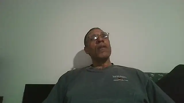 swimmer2496 online show from 04-10-26, 01:33