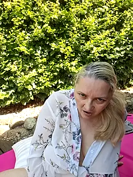 MaskedQueen77 online show from 07-12-26, 01:13