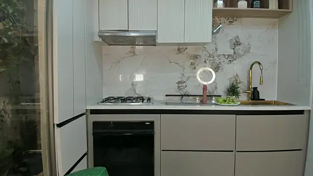 Zoe borgues online show from 03-17-26, 09:07