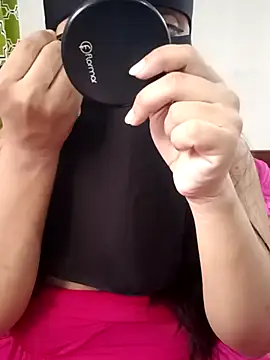 Snapshot of cooler_007 chatting on 02-04-26, 09:26 cooler 007 online show from 02-04-26, 09:26