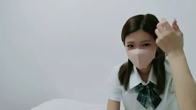 Snapshot of Nanase-Hina chatting on 02-01-26, 12:37 Nanase-Hina online show from 02-01-26, 12:37